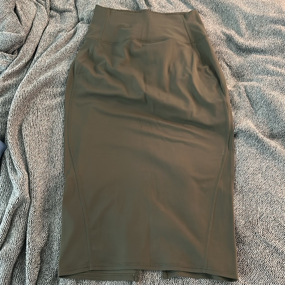 Lululemon Athletica Green Midi Pencil Skirt for Work